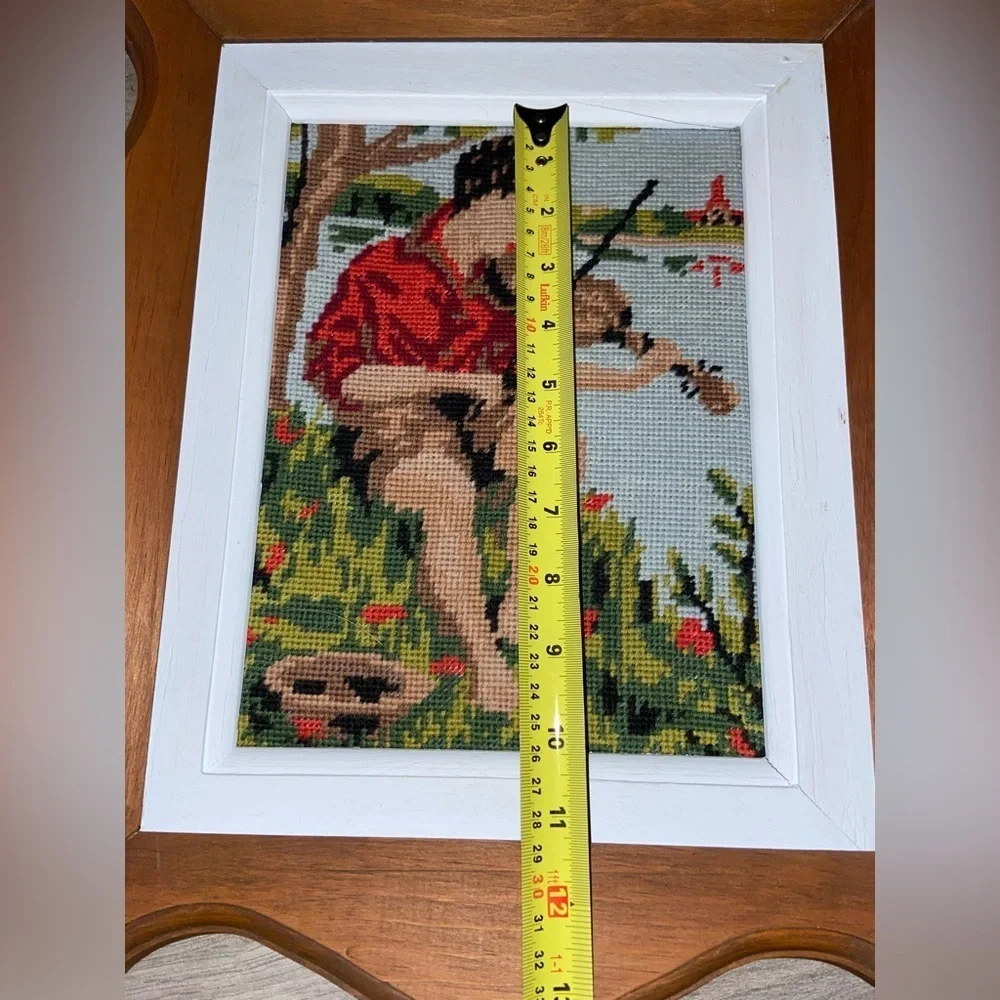 Vintage Embroidery needlepoint canevas framed on curved hems wood frame - Picture 7 of 12